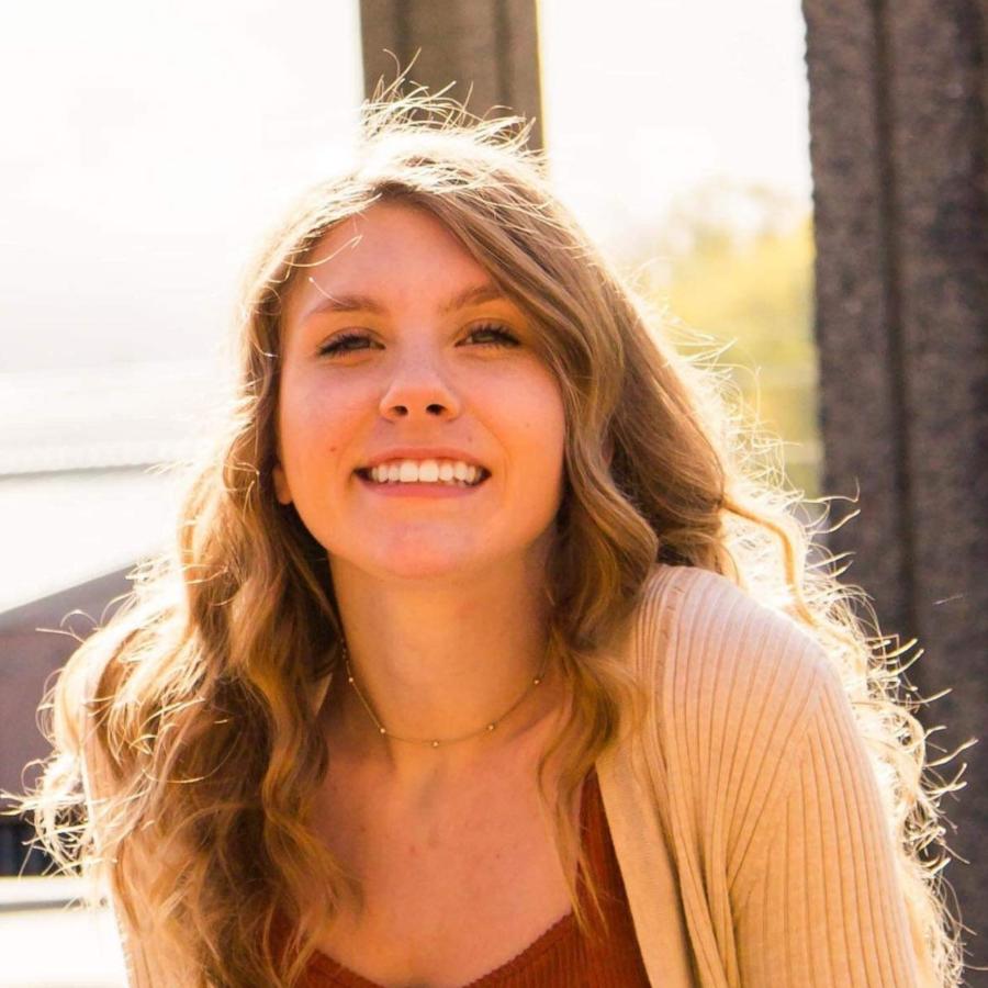 Abby Williams Headshot